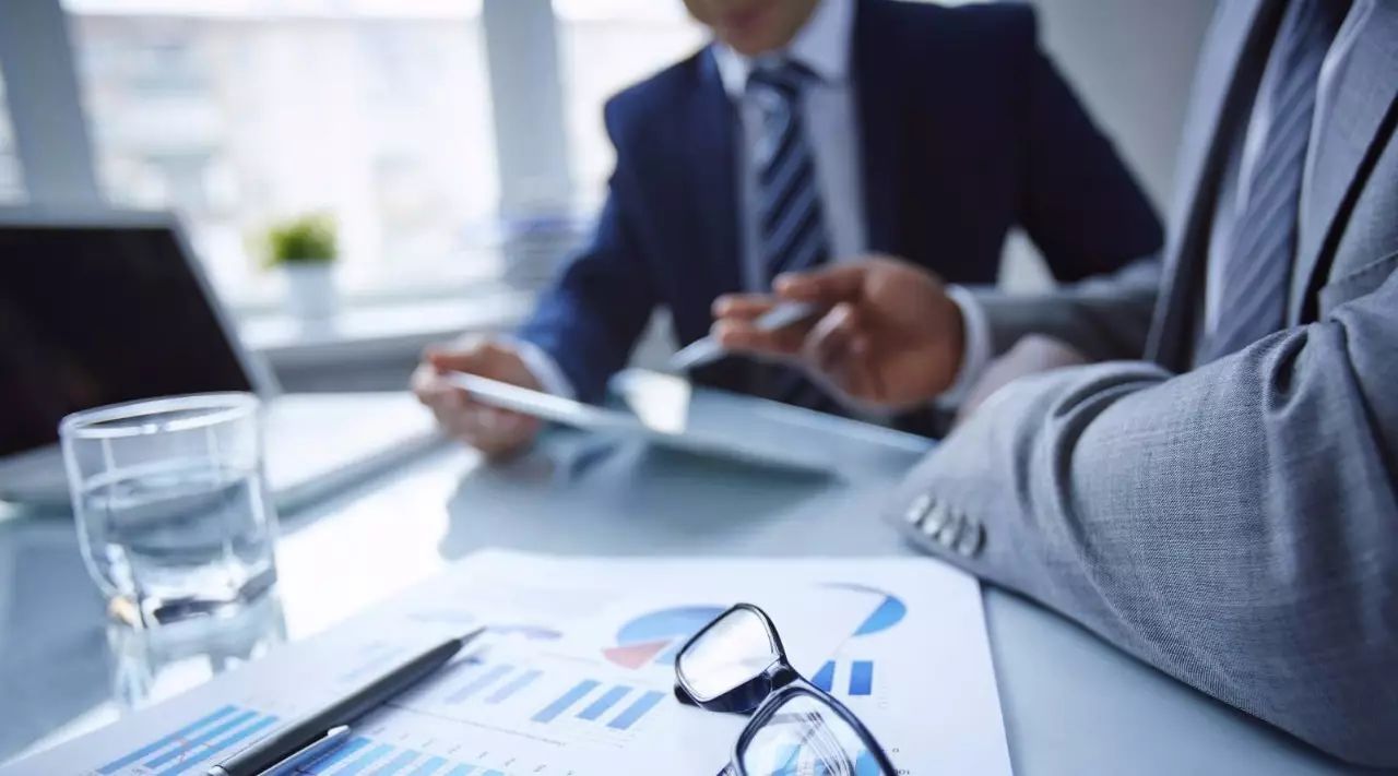 經濟有限，只買一份保險該如何選擇？